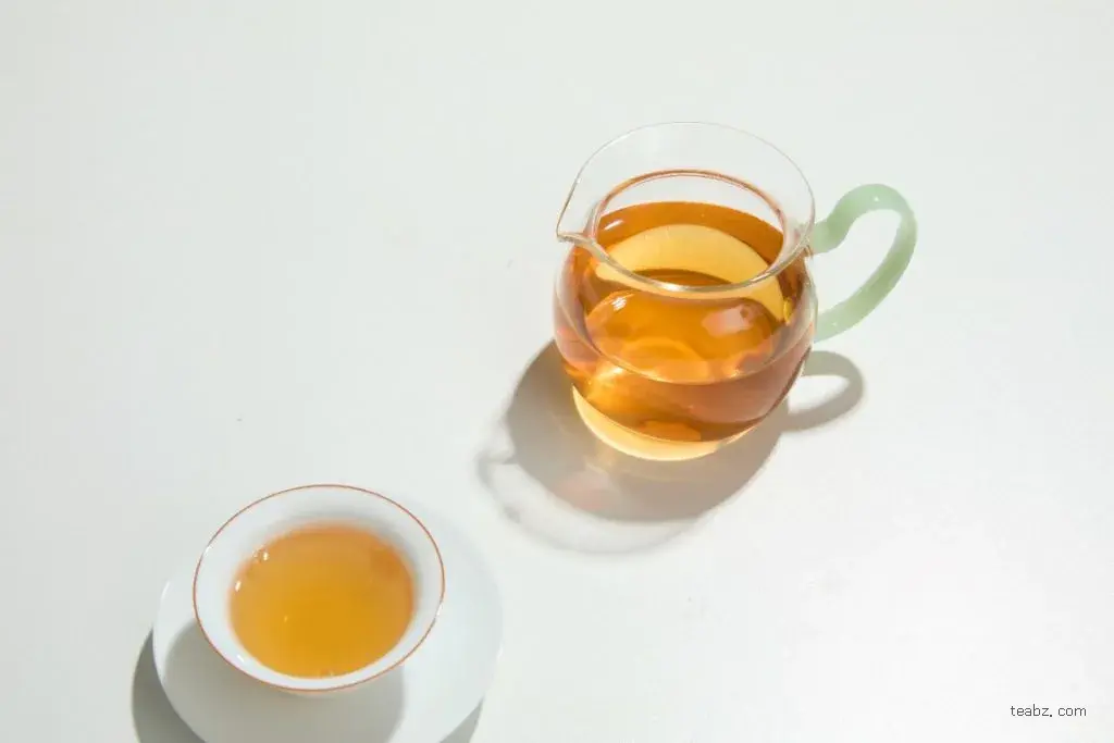 pu-erh-raw-tea-brewing-17015